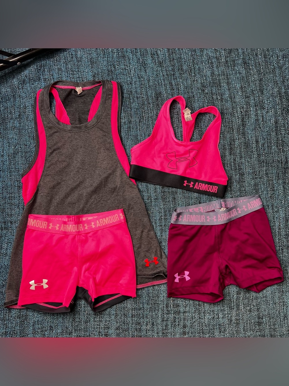 Under Armour Youth Girl's Athletic Bundle Tank Top Sports Bra Shorts Pink Small